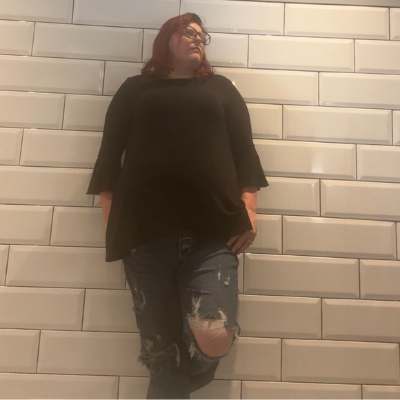 Meet your Posher, Nichole - Picture 3 of 5